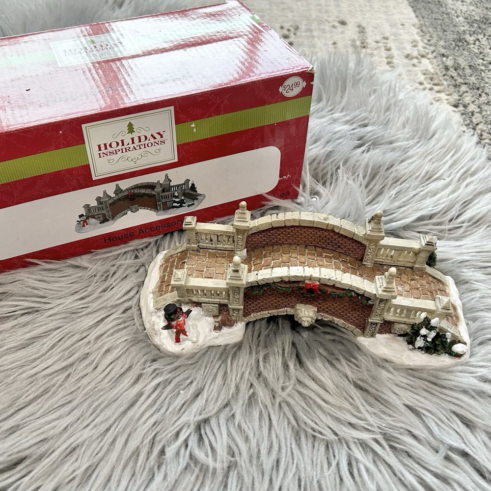 Holiday Inspirations Holiday Village Bridge Accessory‎ With Snowman
